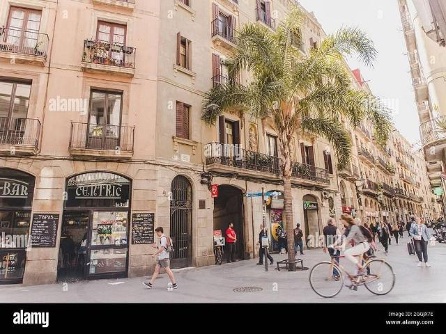 Local comercial en alquiler en calle Dels Tallers, Barcelona, de 130 m² 2 habitaciones por 2.850