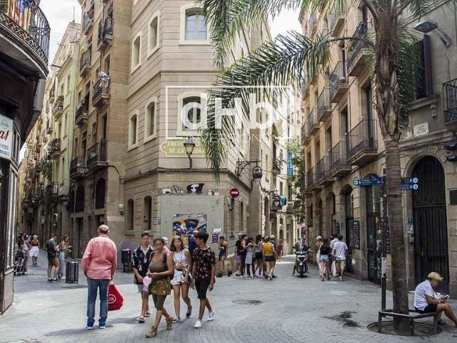 Local comercial en alquiler en calle Dels Tallers, Barcelona, de 130 m² por 2.850