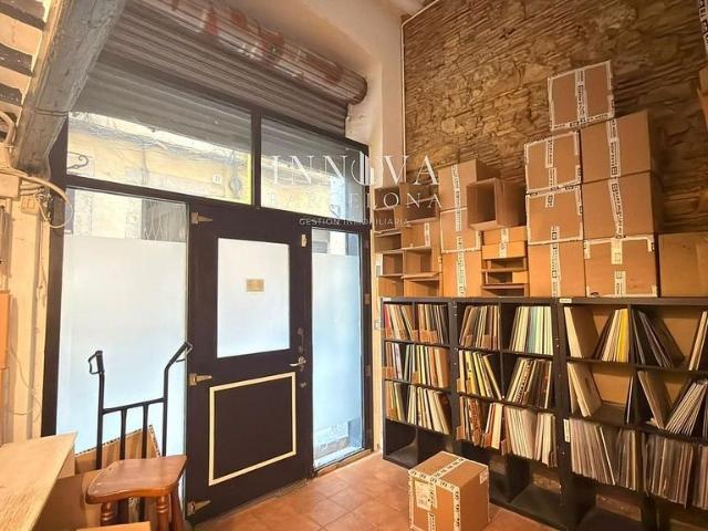 Local comercial en alquiler en calle D'en Roig, Barcelona, de 68 m² por 1.000