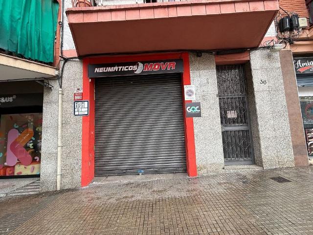 Local comercial en alquiler en calle D'irlanda, Santa Coloma de Gramanet, de 170 m² por 1.250