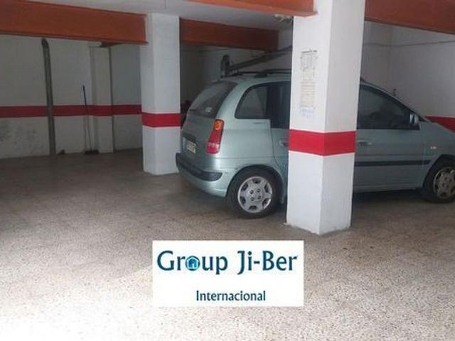 Local comercial en alquiler en calle D'irlanda, Santa Coloma de Gramanet, de 46 m² 1 habitación por 800