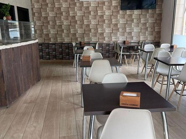 Local comercial en alquiler en calle El Vallespir, Torelló, de 107 m² por 752