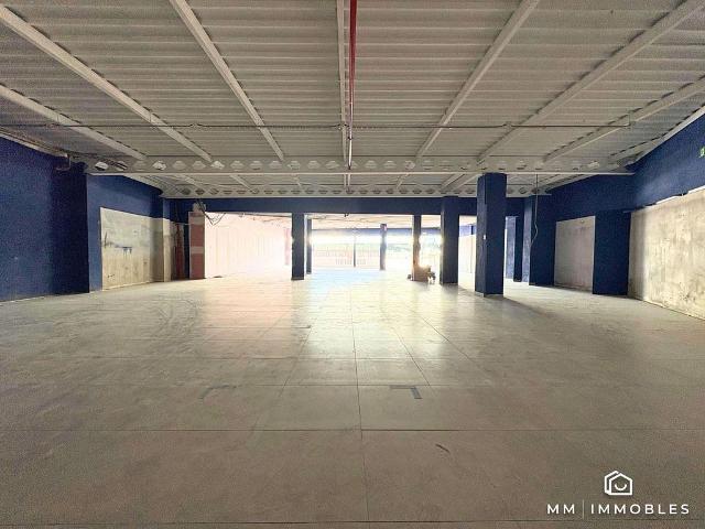 Local comercial en alquiler en calle Montseny, Granollers, de 422 m² por 5.500