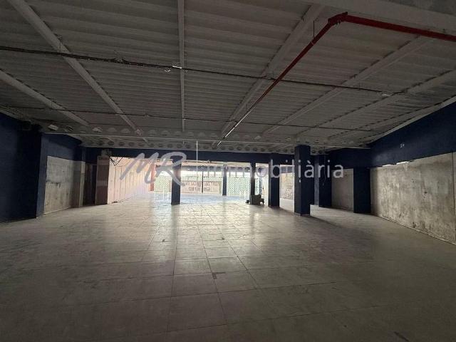 Local comercial en alquiler en calle Montseny, Granollers, de 550 m² 1 habitación por 5.500