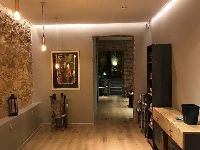 Local comercial en alquiler en calle Mallorca, Barcelona, de 90 m² 5 habitaciones por 2.700