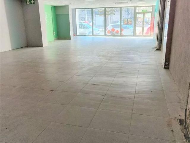 Local comercial en alquiler en calle Sant Joan de Mata, Lleida, de 165 m² 1 habitación por 900