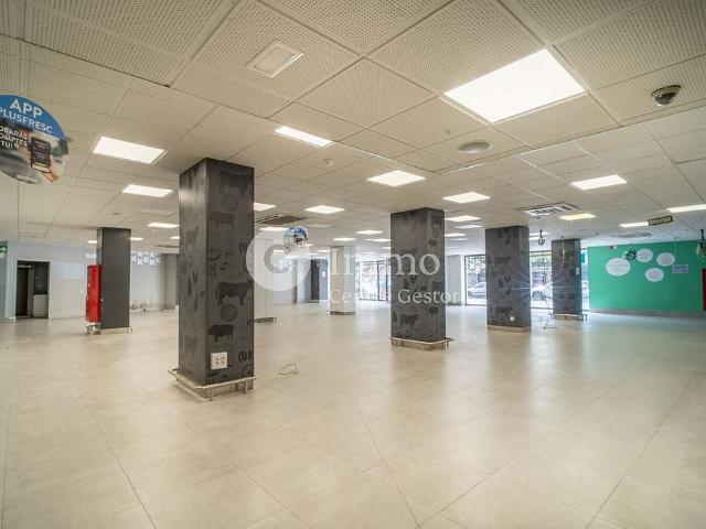 Local comercial en alquiler en calle Sant Joan de Mata, Lleida, de 480 m² por 4.000
