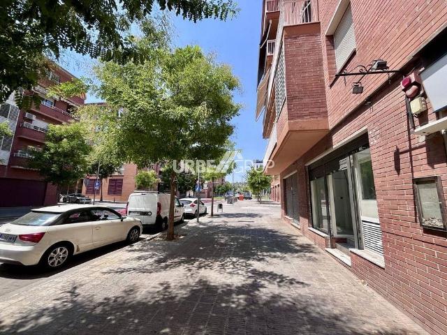 Local comercial en alquiler en calle Puig del Ravell, Martorell, de 93 m² por 900