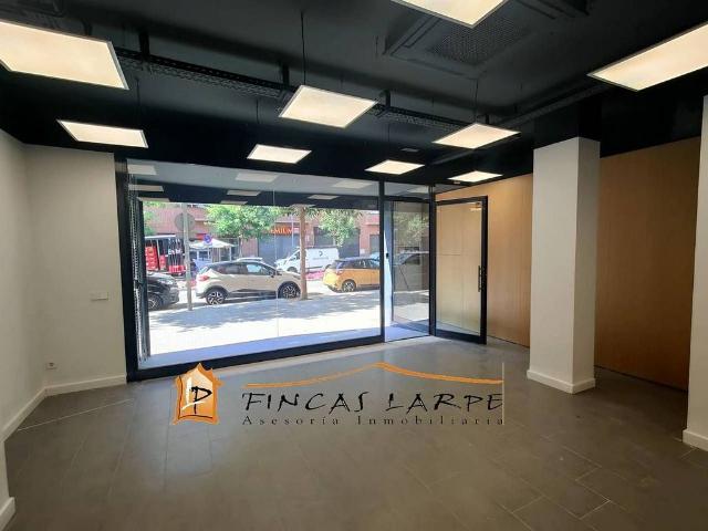 Local comercial en alquiler en calle Puig del Ravell, Martorell, de 130 m² por 1.400
