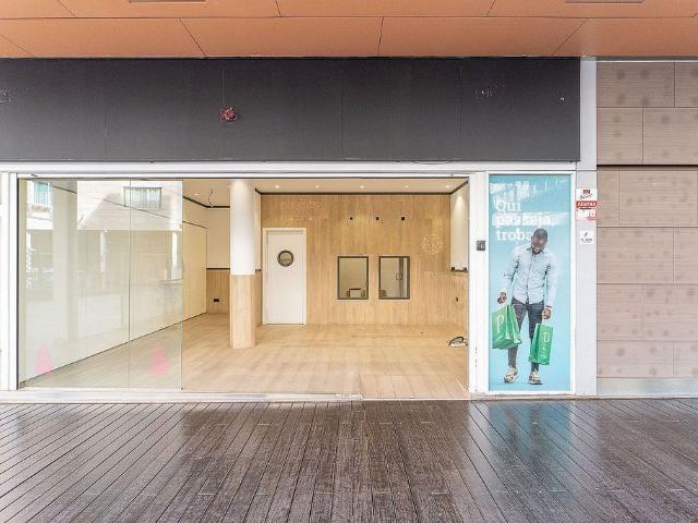 Local comercial en alquiler en calle Raval del Pallol, Reus, de 45 m² por 1.498
