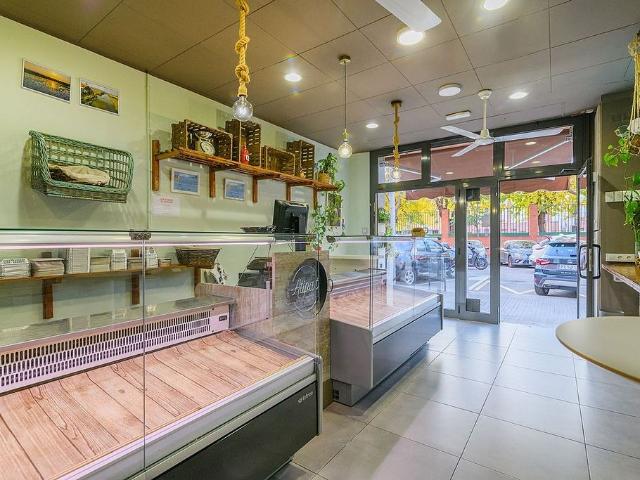 Local comercial en alquiler en calle Rector Farrés i Poch, Prat de Llobregat, El, de 100 m² 3 habitaciones por 900
