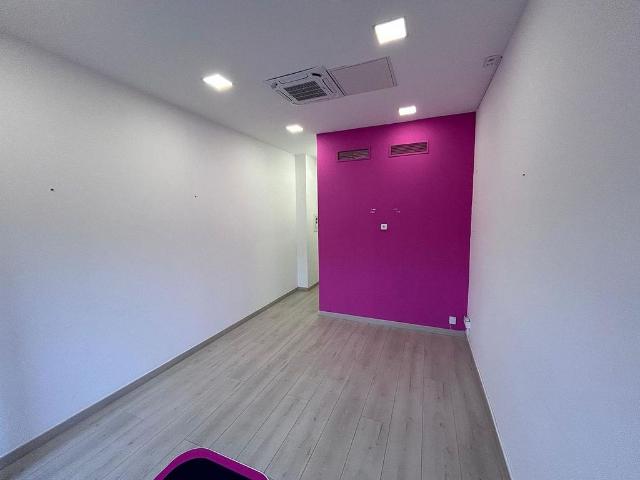 Local comercial en alquiler en calle Riu Ter, Lleida, de 200 m² por 525
