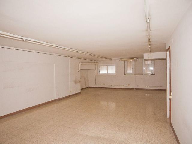 Local comercial en alquiler en calle Valencia, Barcelona, de 134 m² 2 habitaciones por 720