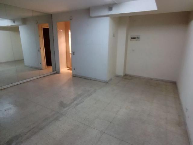 Local comercial en alquiler en calle Valencia, Barcelona, de 25 m² 1 habitación por 350