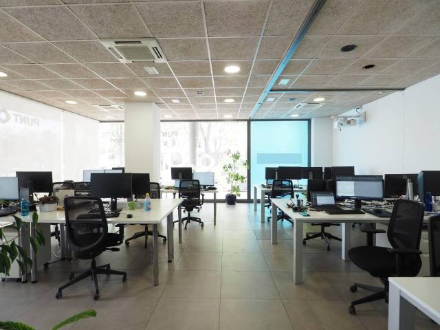 Local comercial en Alquiler en Can Bassa