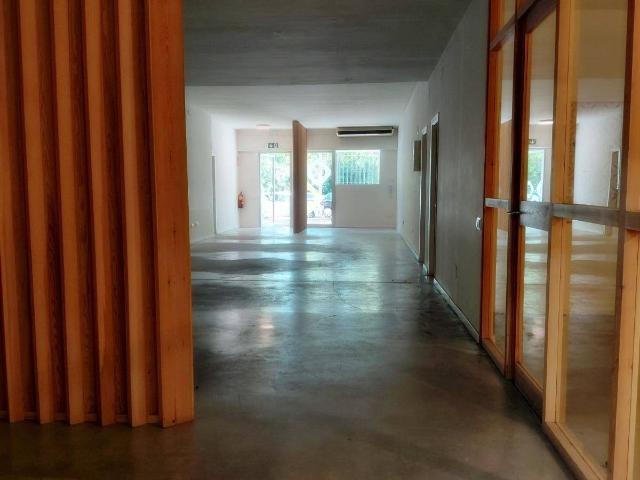 Local comercial en Alquiler en Can Bassa