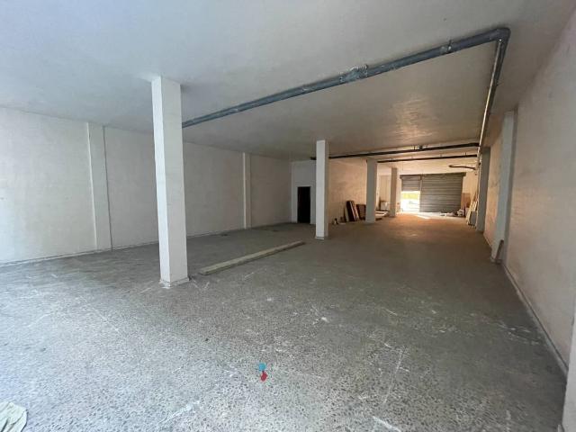 Local comercial en Alquiler en Can Bassa