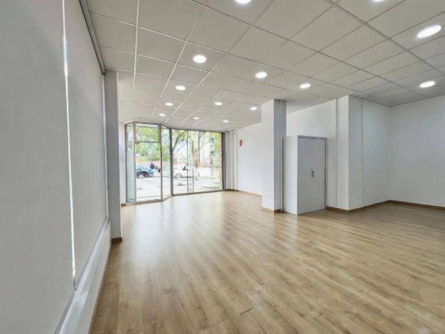 Local comercial en Alquiler en Can Llong