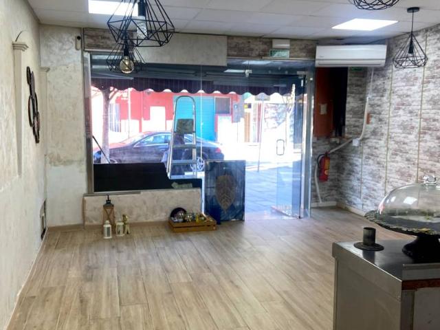 Local comercial en Alquiler en Canovelles
