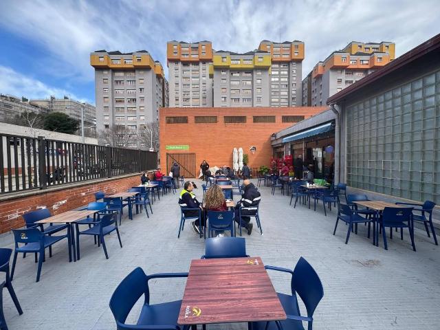 Local comercial en Alquiler en Canyelles