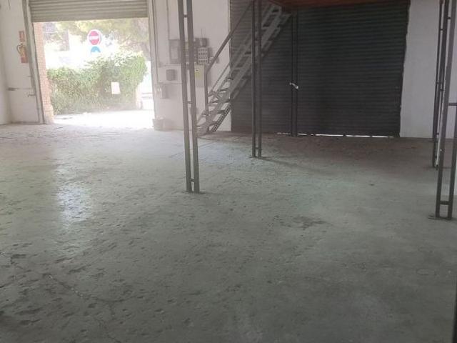 Local comercial en alquiler en Castelldefels, de 140 m² por 1.100