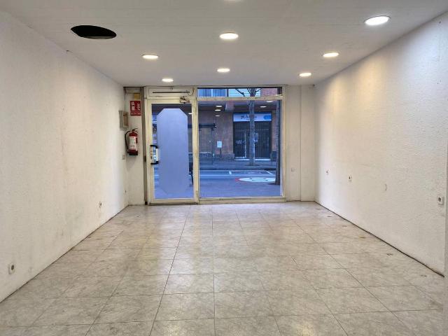 Local comercial en Alquiler en Centre Can Nadal