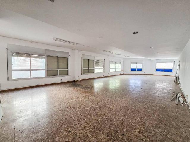 Local comercial en Alquiler en Centre Eixample – Can Llobet