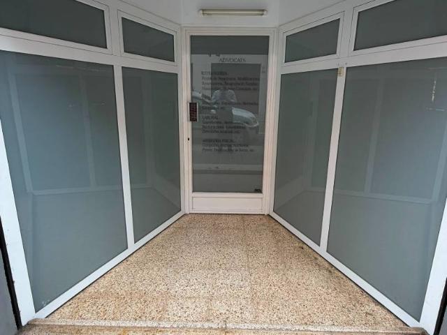 Local comercial en Alquiler en Centre Eixample – Can Llobet