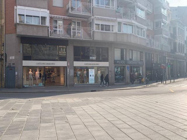 Local comercial en Alquiler en Centre Passeig i Rodalies