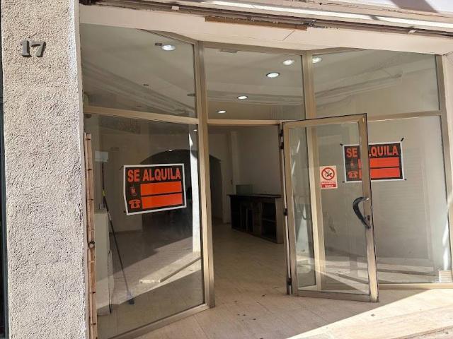 Local comercial en Alquiler en Centre Vila
