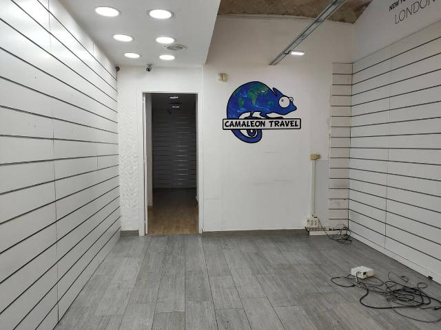 Local comercial en Alquiler en Centre Vila