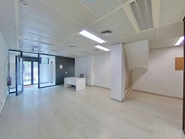 Local comercial en Alquiler en Centre Vila