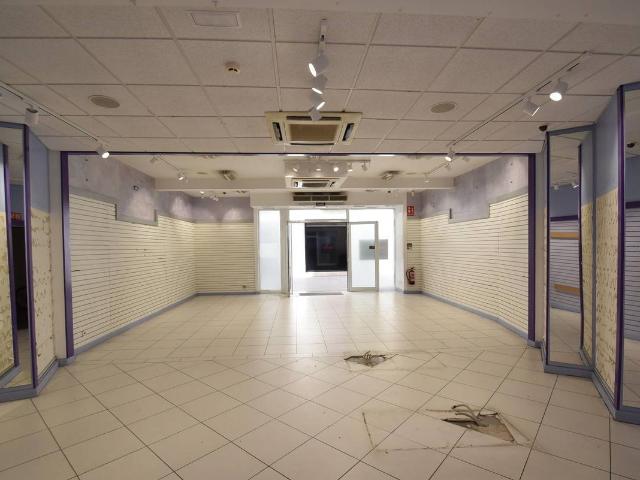 Local comercial en Alquiler en Centre Vila