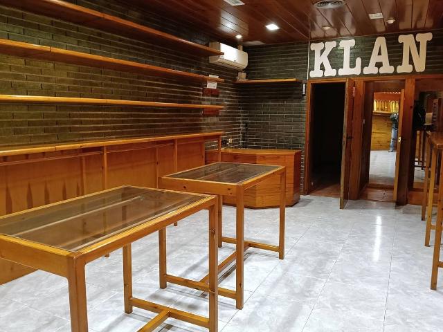Local comercial en Alquiler en Centre Vila