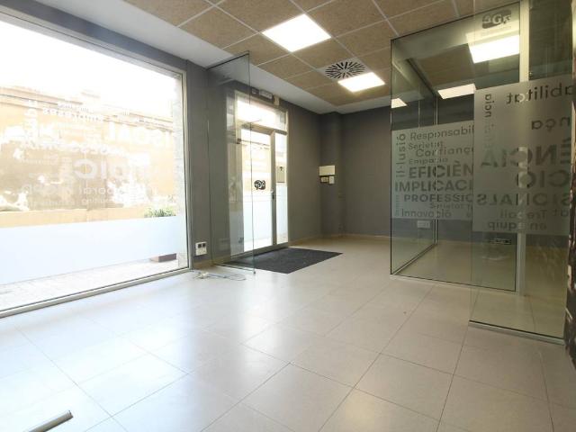 Local comercial en Alquiler en Centre Vila