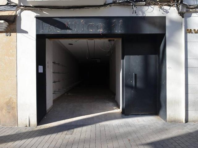 Local comercial en Alquiler en Centre Vila