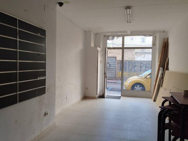 Local comercial en Alquiler en Creu de la Mà