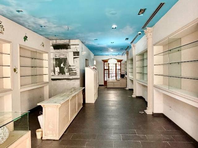 Local comercial en Alquiler en Creu de la Mà