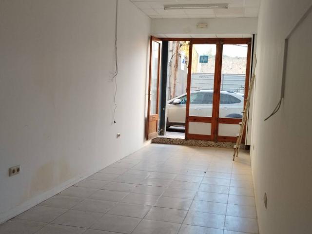 Local comercial en Alquiler en Creu de la Mà