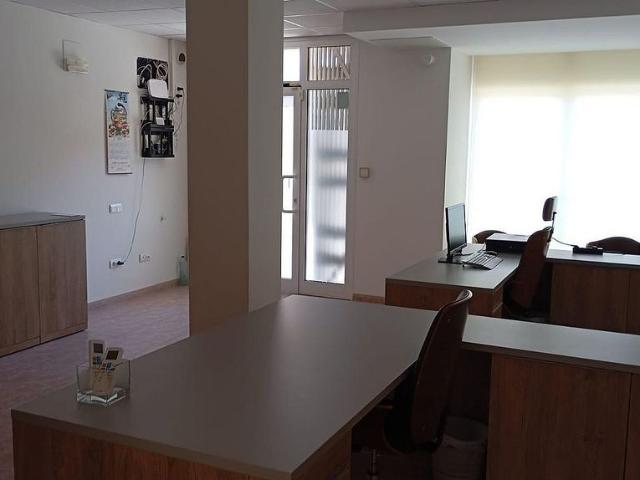Local comercial en alquiler en Amposta, de 90 m² por 400