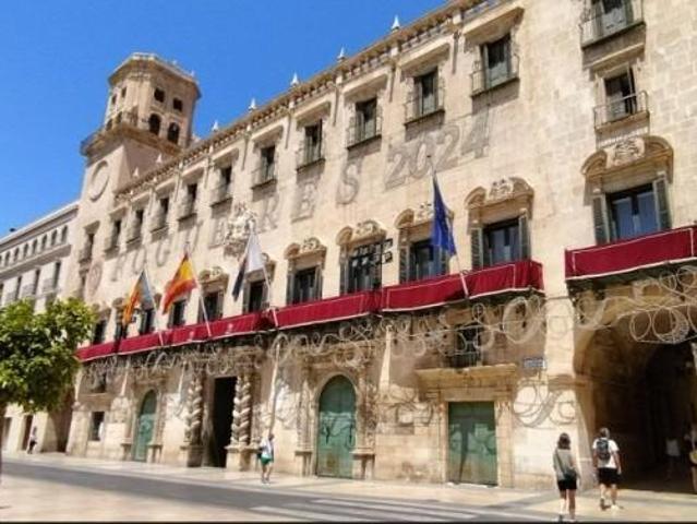 Local comercial en alquiler en Alicante, Centro Tradicional