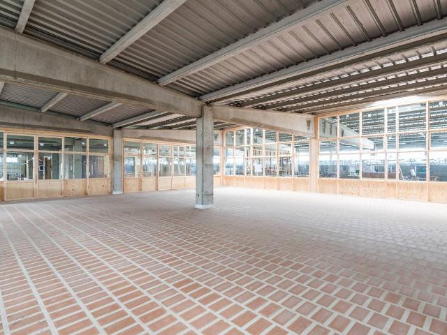 Local comercial en Alquiler en Almeda El Corte Inglés