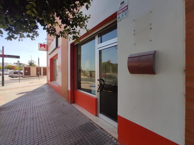 LOCAL COMERCIAL EN ALQUILER EN ARCO NORTE – ESQUINA, MUY LUMINOSO