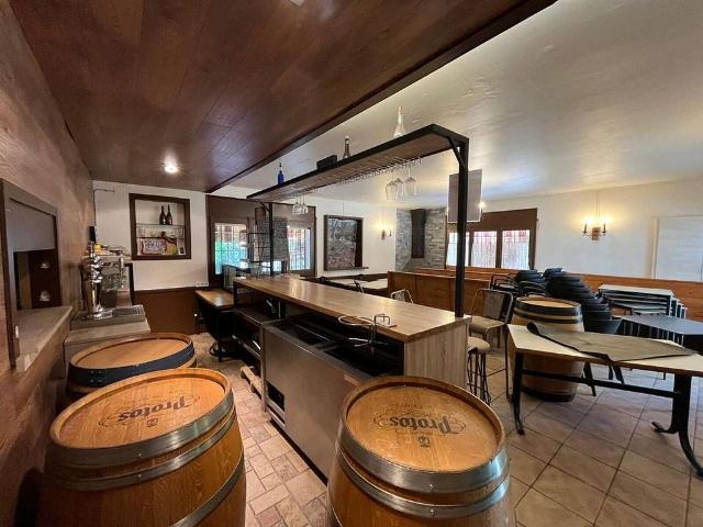 Local comercial en alquiler en avenida Castellví, Molins de Rei, de 280 m² por 2.500