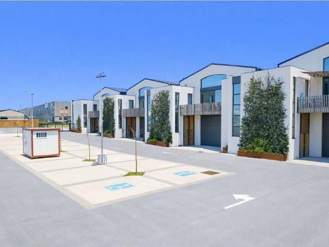 Local comercial en alquiler en avenida De Catalunya, Mont Ras, de 449 m² por 2.500