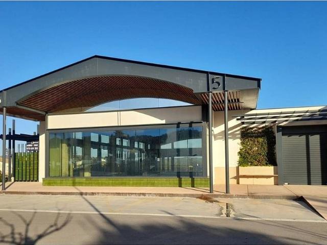 Local comercial en alquiler en avenida De Catalunya, Mont Ras, de 449 m² por 3.900