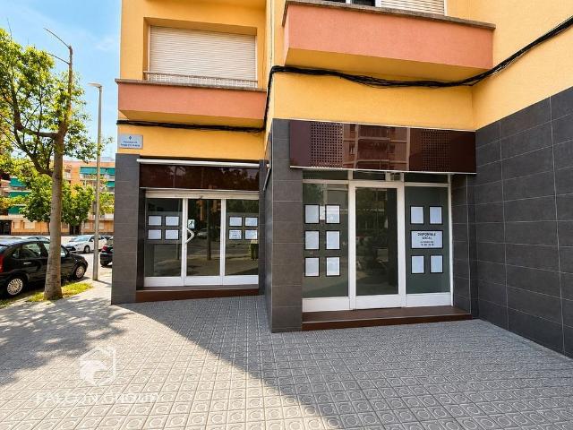 Local comercial en alquiler en avenida De Francesc Macià, Vilanova i La Geltrú, de 39 m² 2 habitaciones por 700