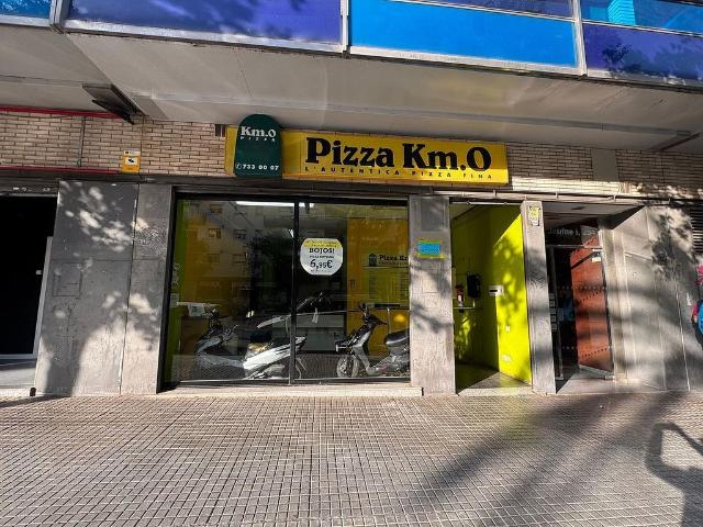 Local comercial en alquiler en avenida De Jaume I, Terrassa, de 100 m² 3 habitaciones por 663