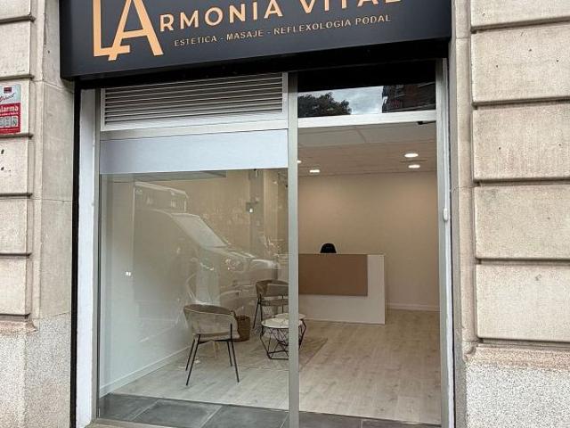 Local comercial en alquiler en avenida De Josep Tarradellas, Barcelona, de 100 m² 1 habitación por 1.800