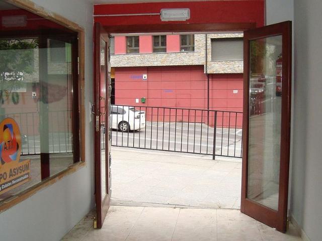 Local comercial en alquiler en avenida De la Bartra, Vila, de 55 m² 2 habitaciones por 1.000